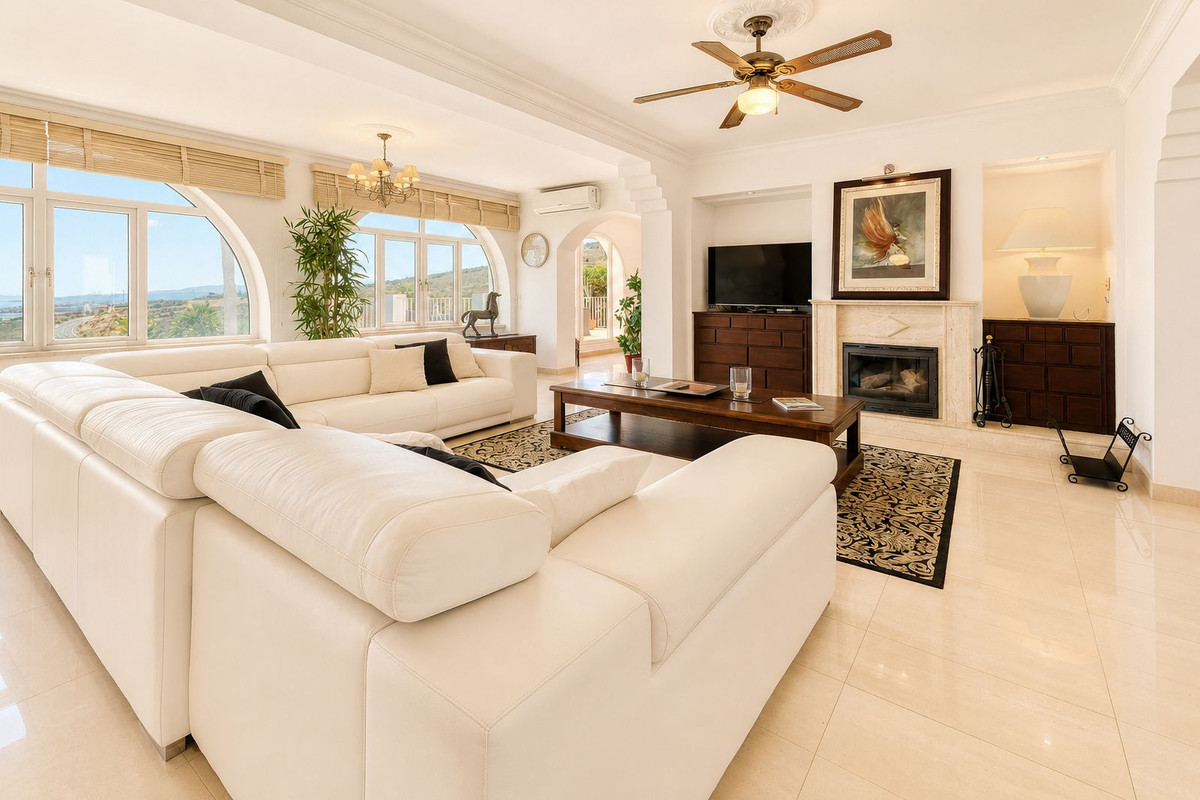Villa for sale in Manilva