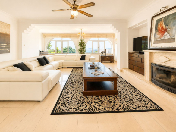 Villa for sale in Manilva