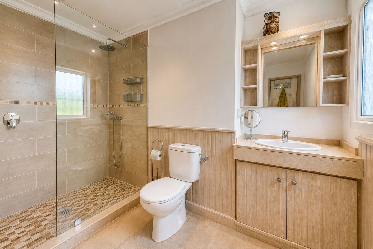 Villa for sale in Manilva