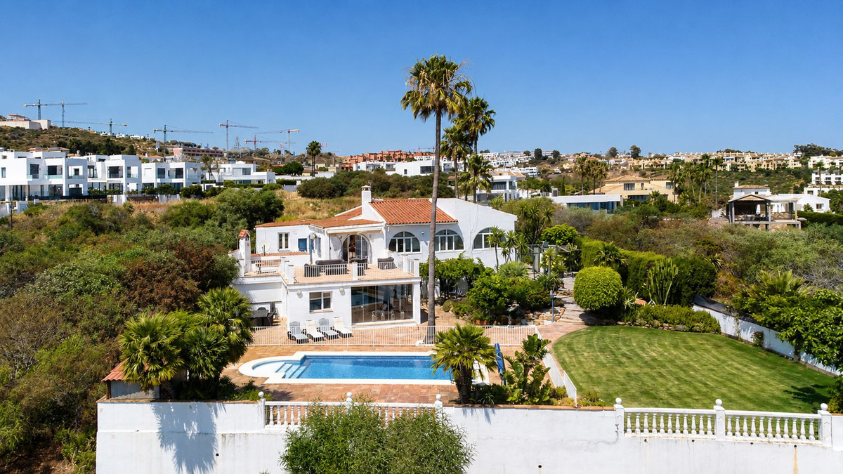 Villa for sale in Manilva