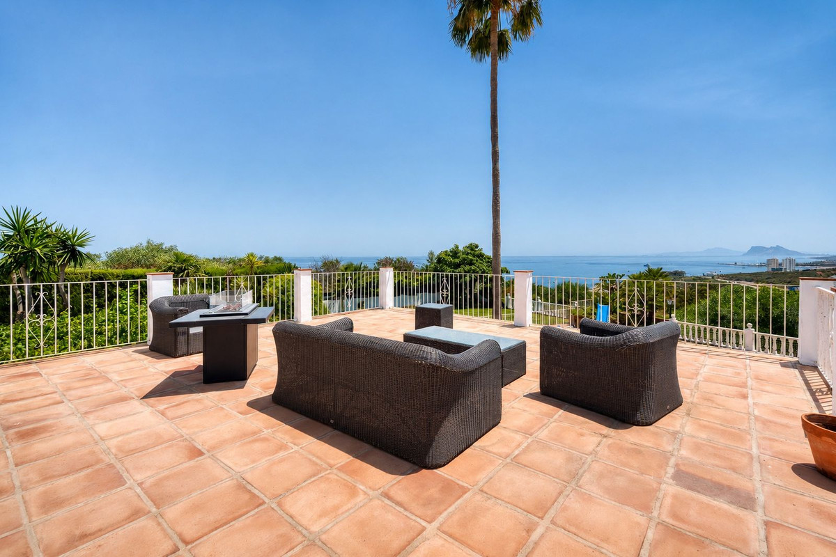Villa for sale in Manilva