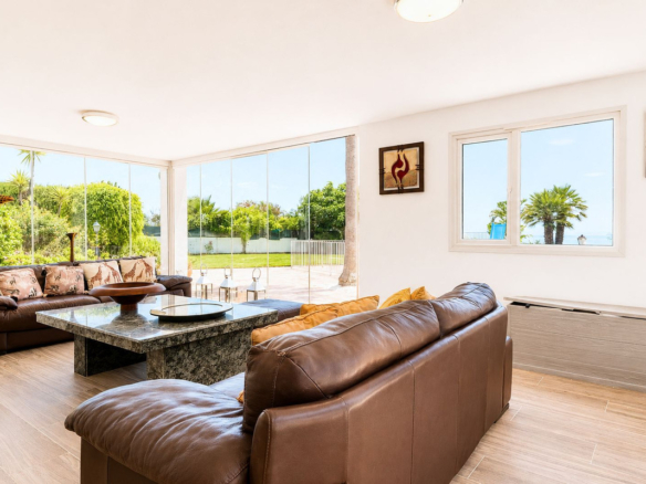 Villa for sale in Manilva