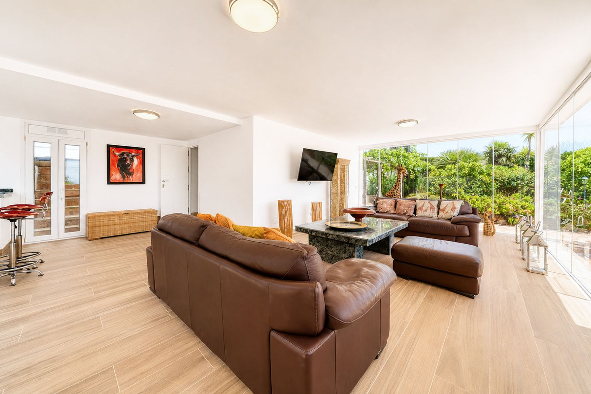 Villa for sale in Manilva