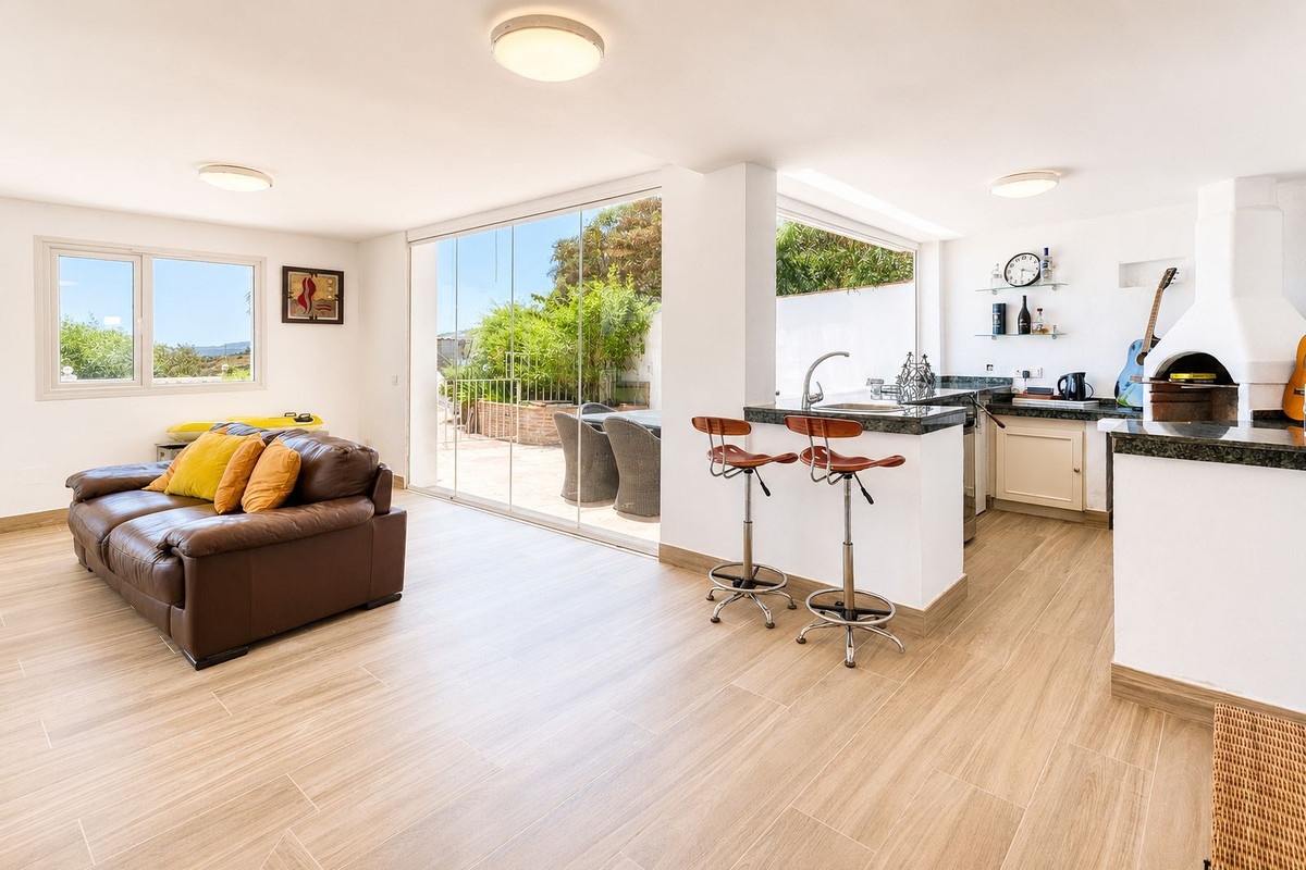 Villa for sale in Manilva