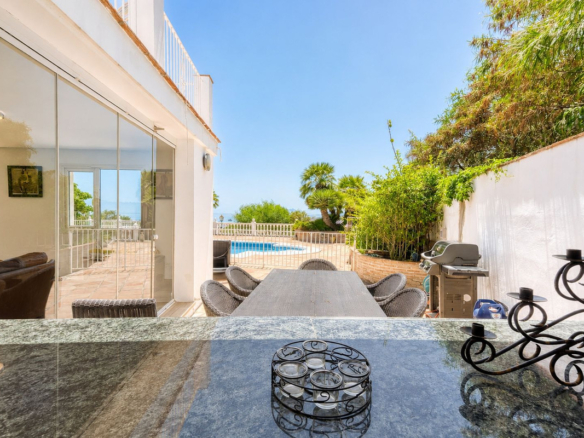 Villa for sale in Manilva