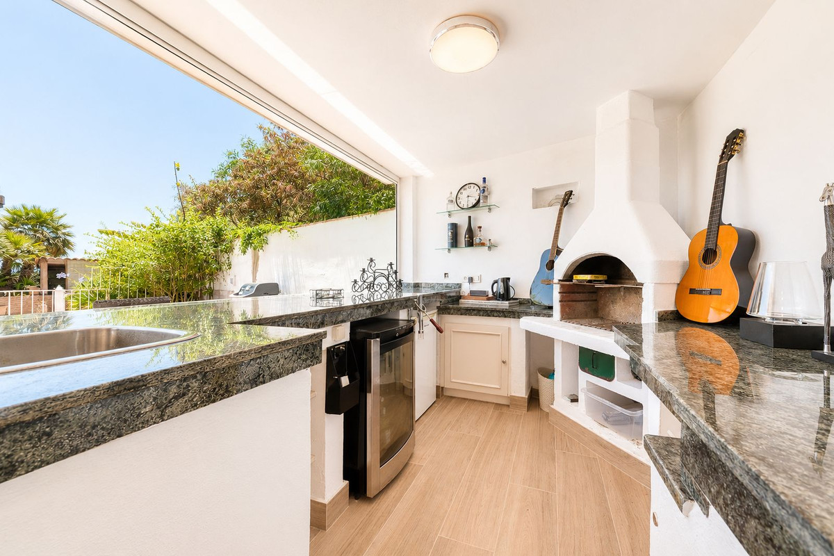 Villa for sale in Manilva