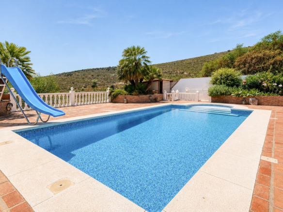 Villa for sale in Manilva
