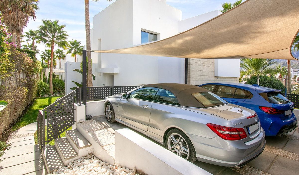 Villa for sale in Marbella