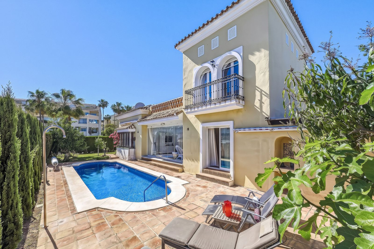 Villa for sale in Marbella