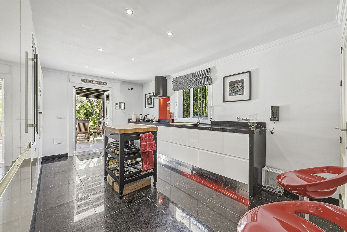 Villa for sale in Marbella