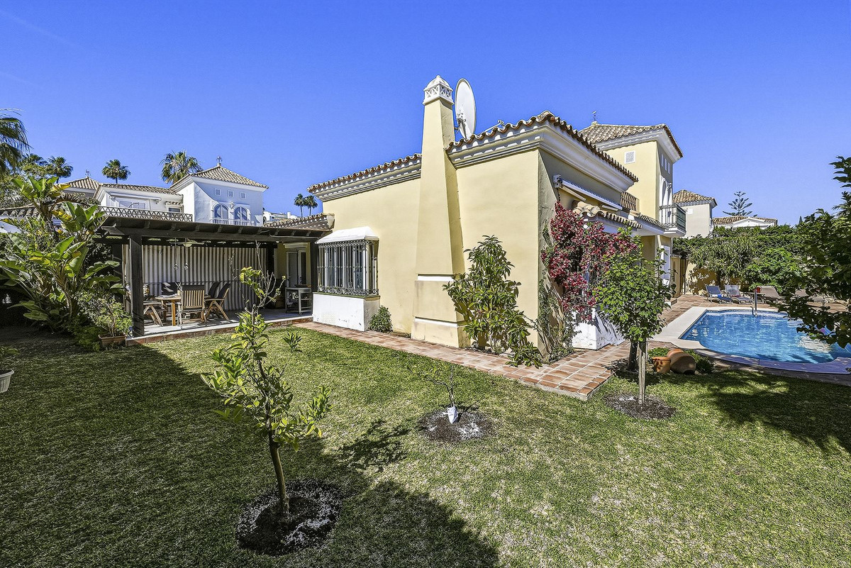 Villa for sale in Marbella