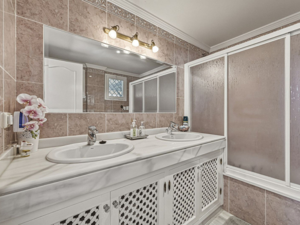 Villa for sale in Marbella