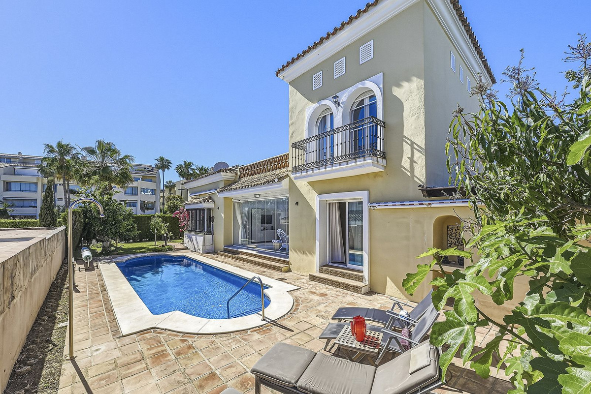 Villa for sale in Marbella