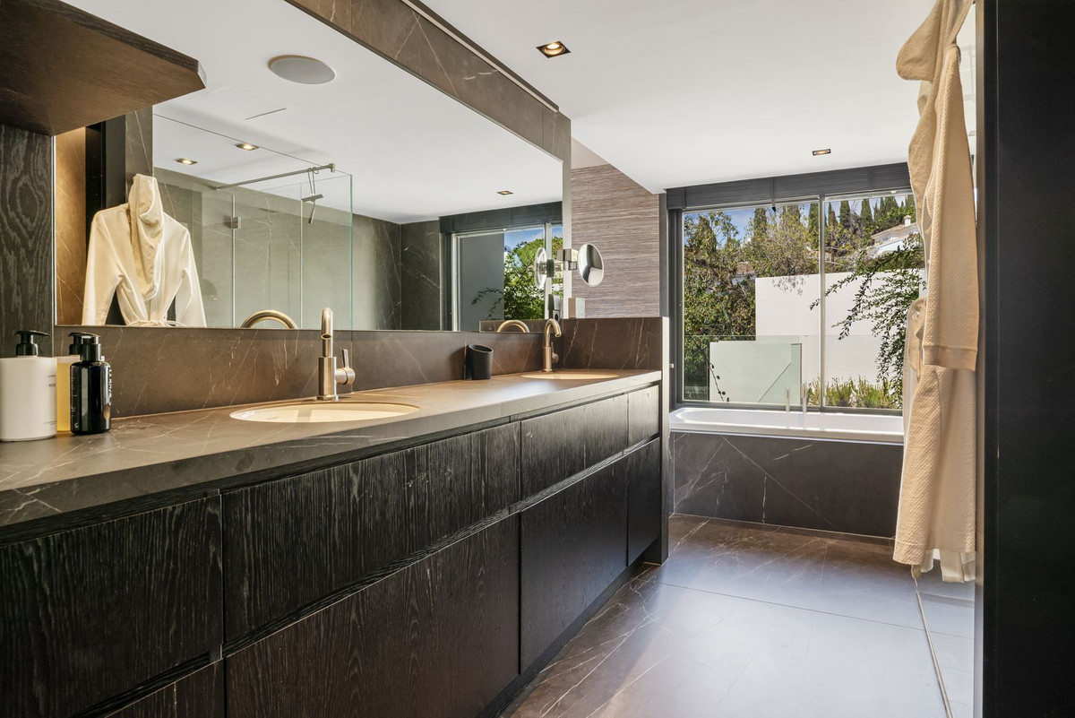 Villa for sale in Marbella