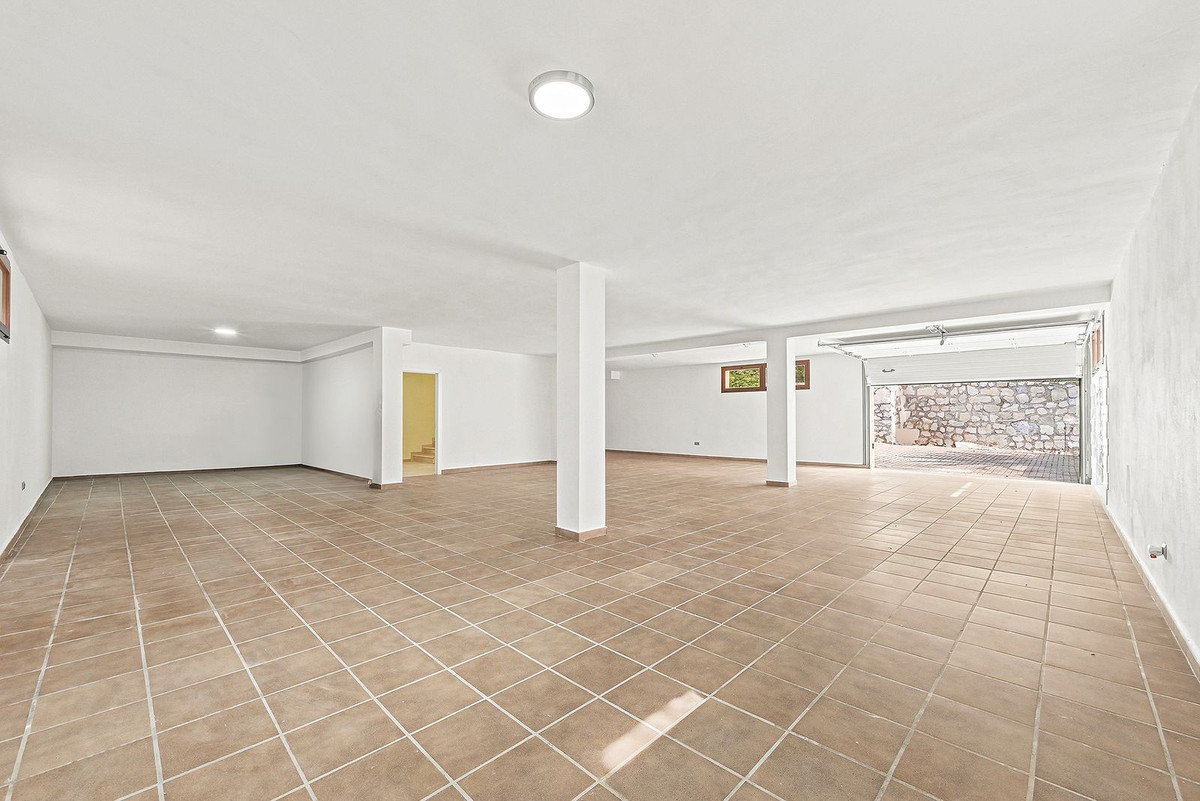 Villa for sale in Marbella