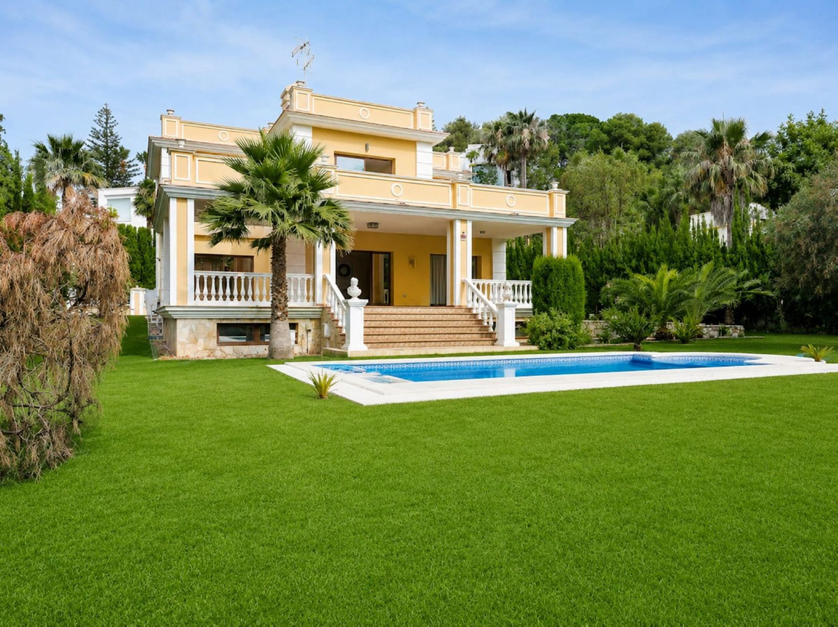 Villa for sale in Marbella