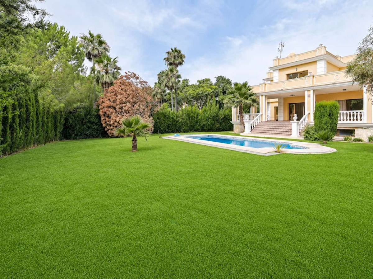 Villa for sale in Marbella