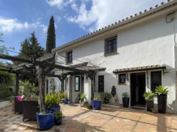 Villa for sale in Mijas