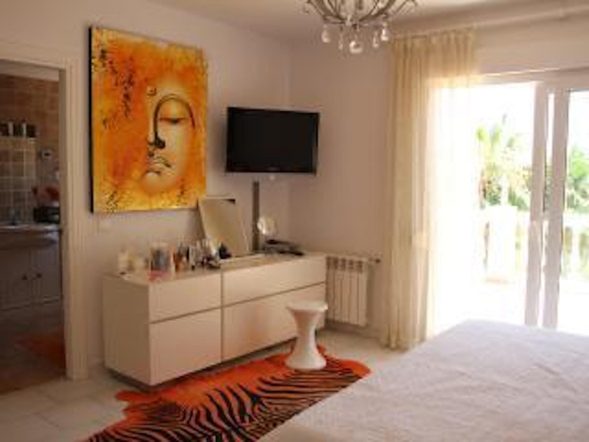 Villa for sale in Mijas