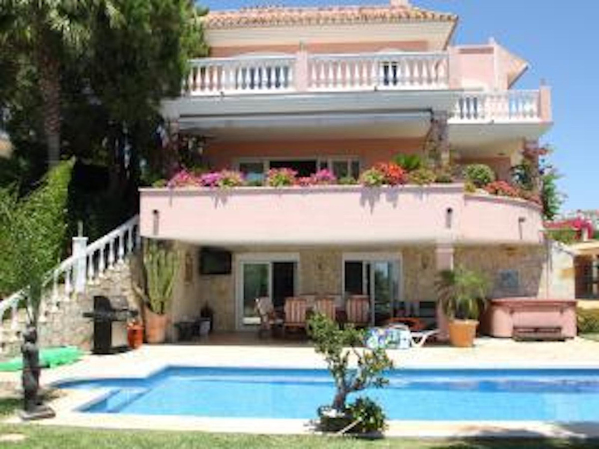 Villa-in-Mijas-Ref-R5286094 Villa for sale in Mijas