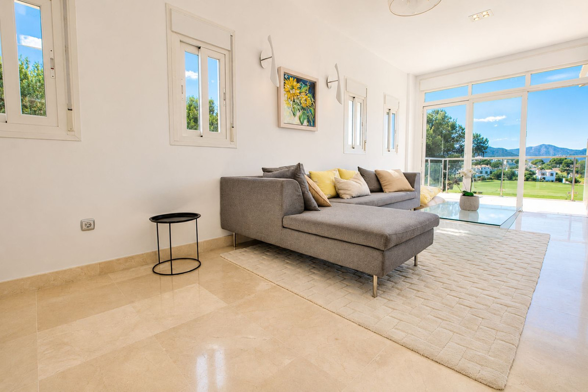 Villa for sale in Mijas