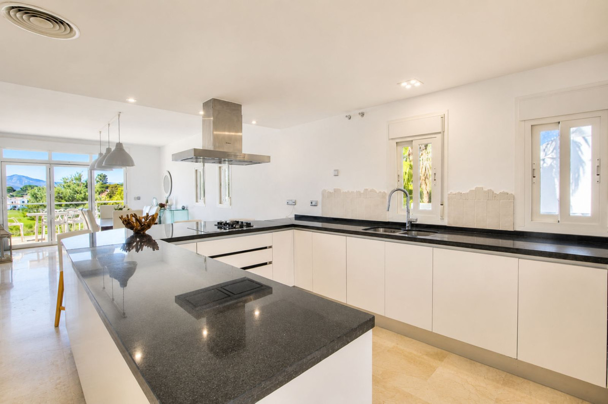 Villa for sale in Mijas
