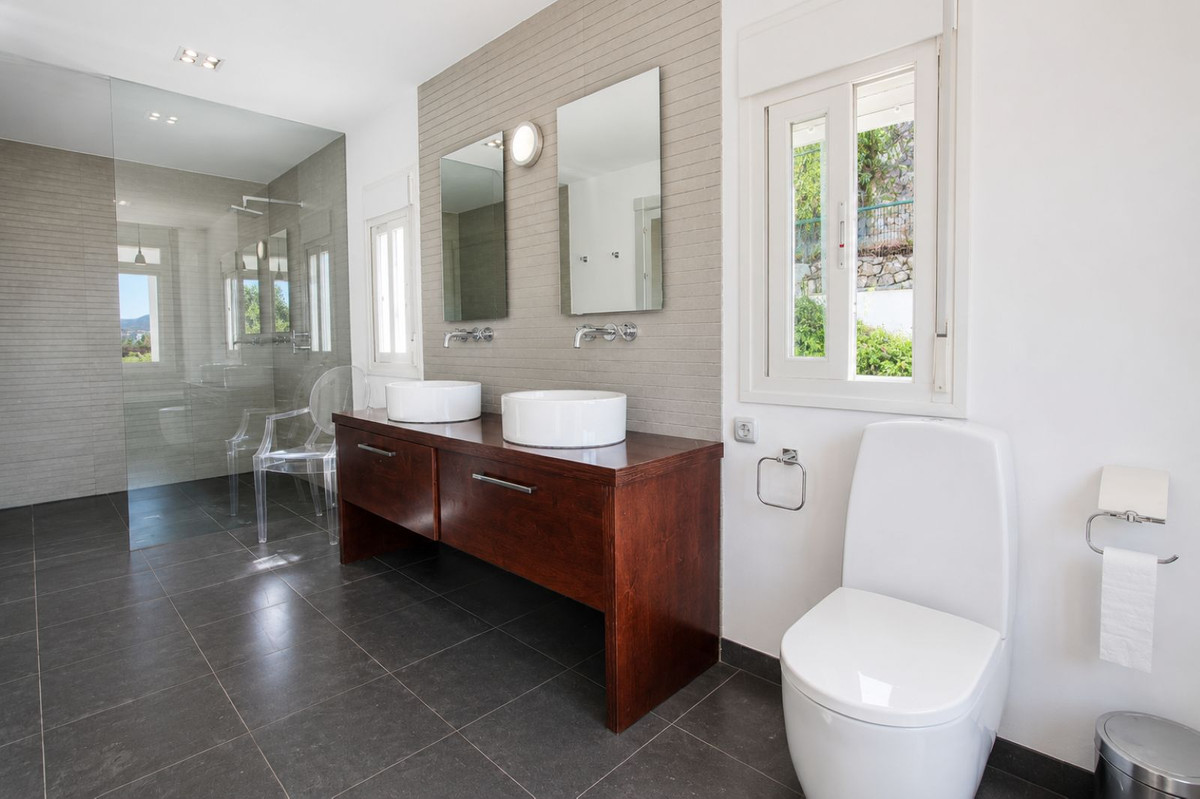 Villa for sale in Mijas