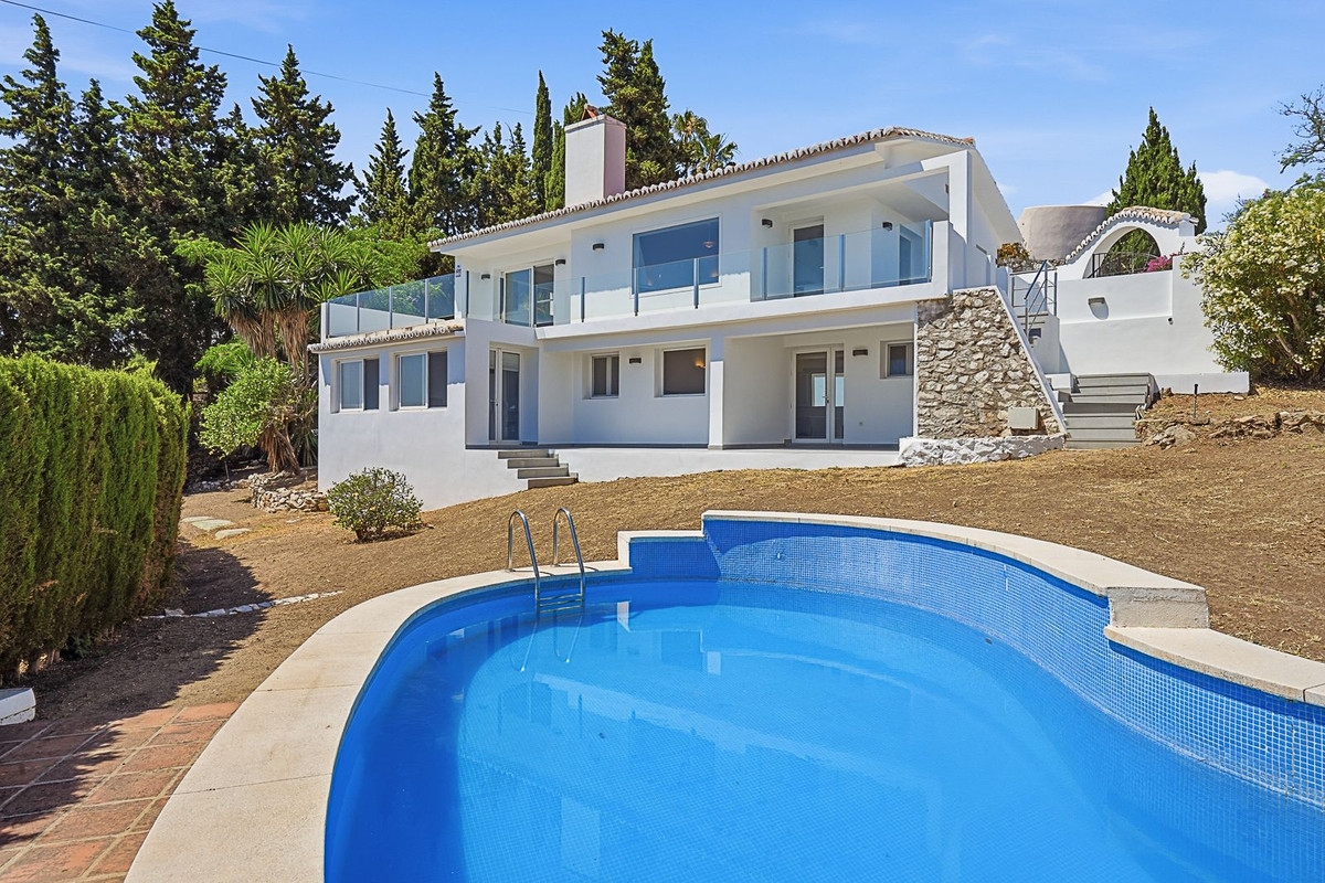 Villa for sale in Mijas