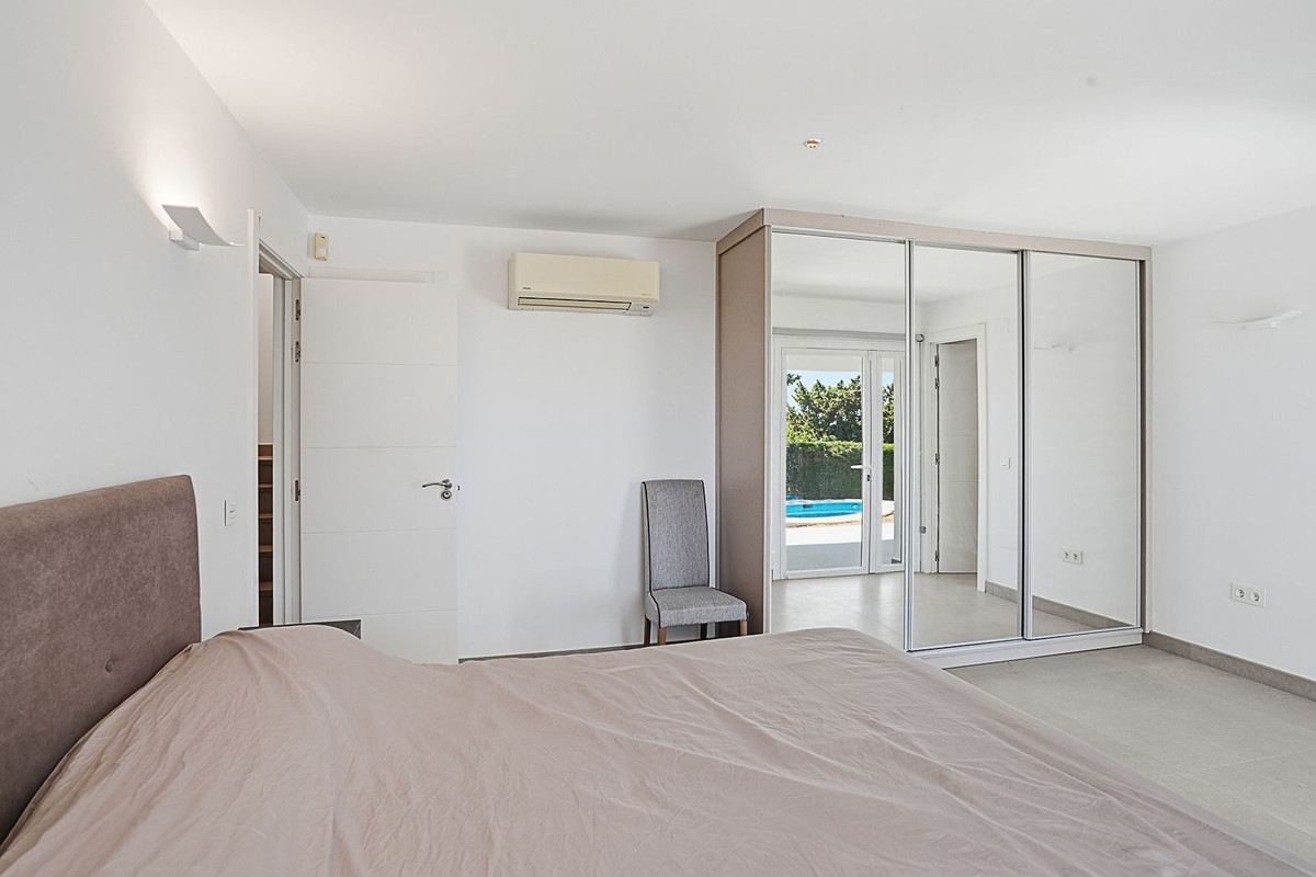 Villa for sale in Mijas