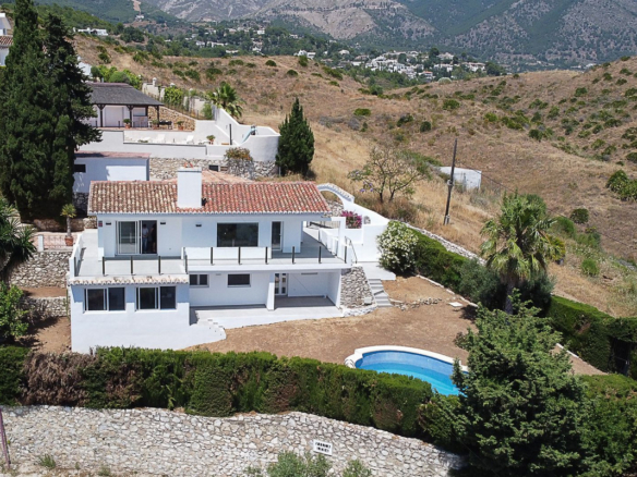 Villa for sale in Mijas
