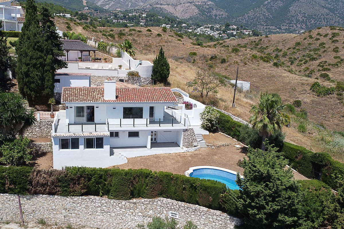 Villa for sale in Mijas