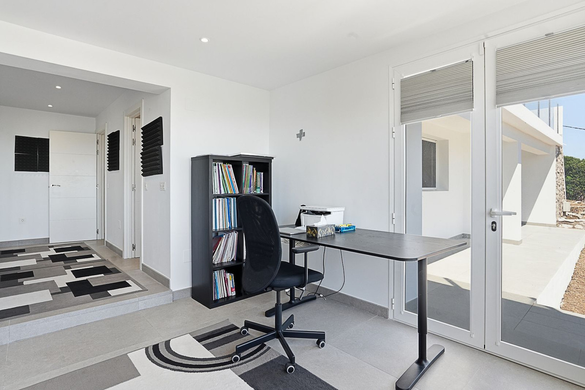 Villa for sale in Mijas