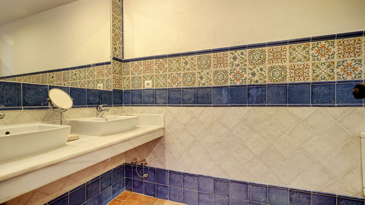 Villa for sale in Mijas