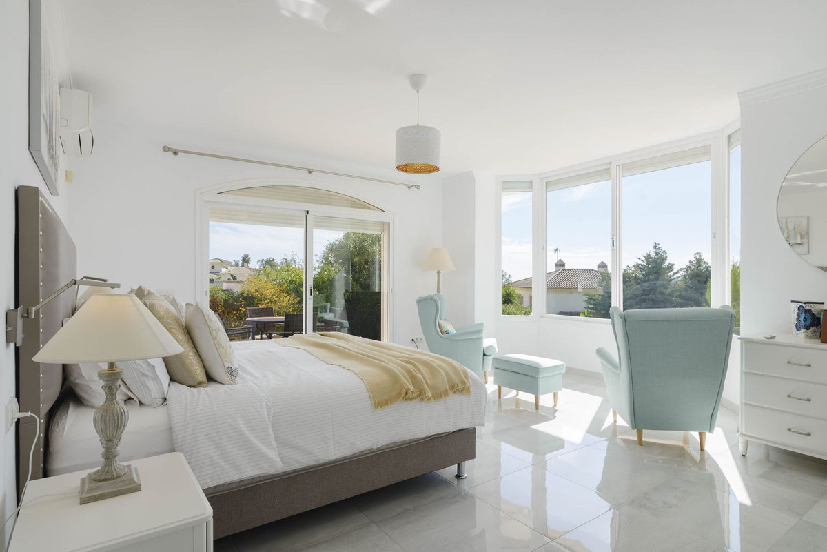 Villa for sale in Mijas