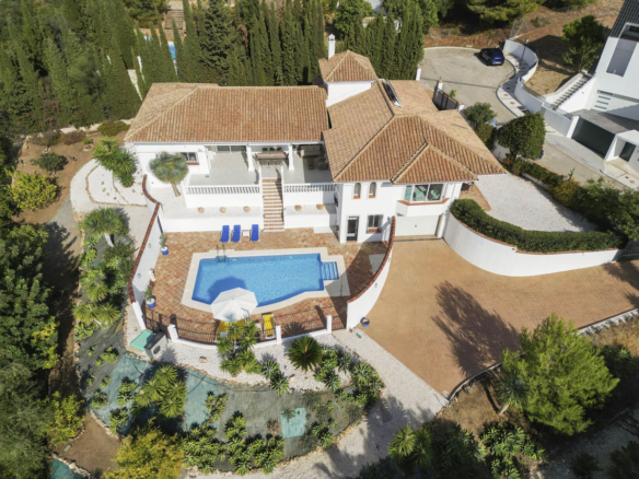 Villa for sale in Mijas
