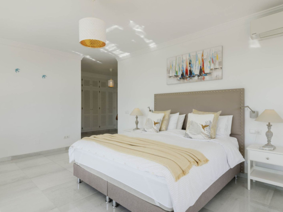 Villa for sale in Mijas