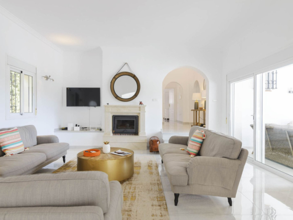 Villa for sale in Mijas