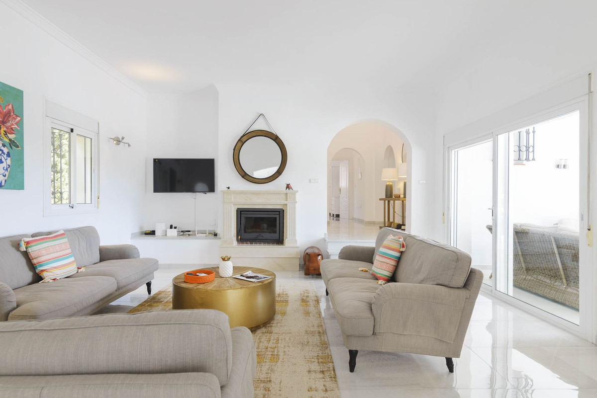 Villa for sale in Mijas