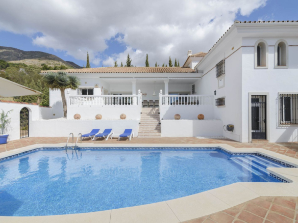 Villa for sale in Mijas