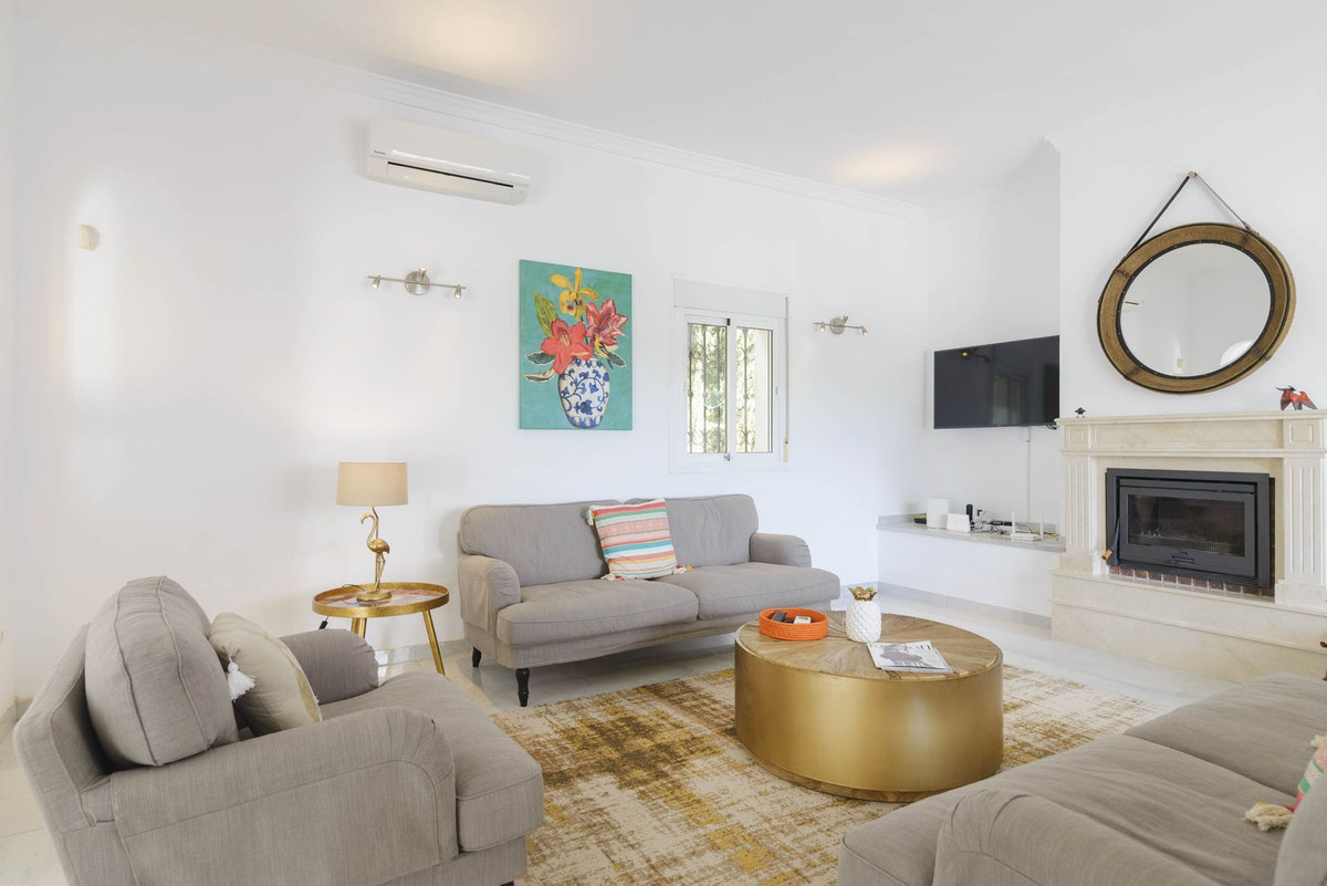 Villa for sale in Mijas