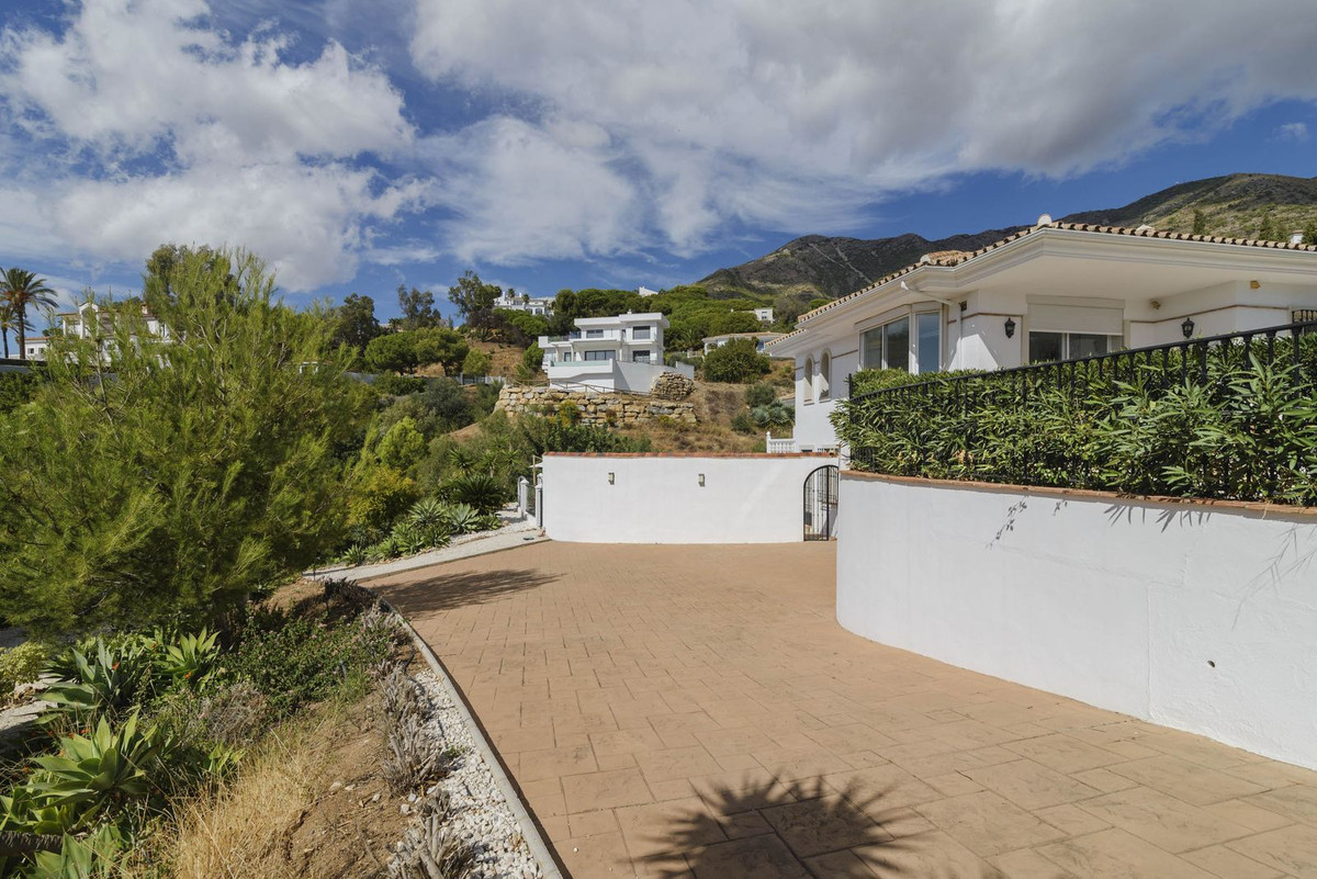 Villa for sale in Mijas
