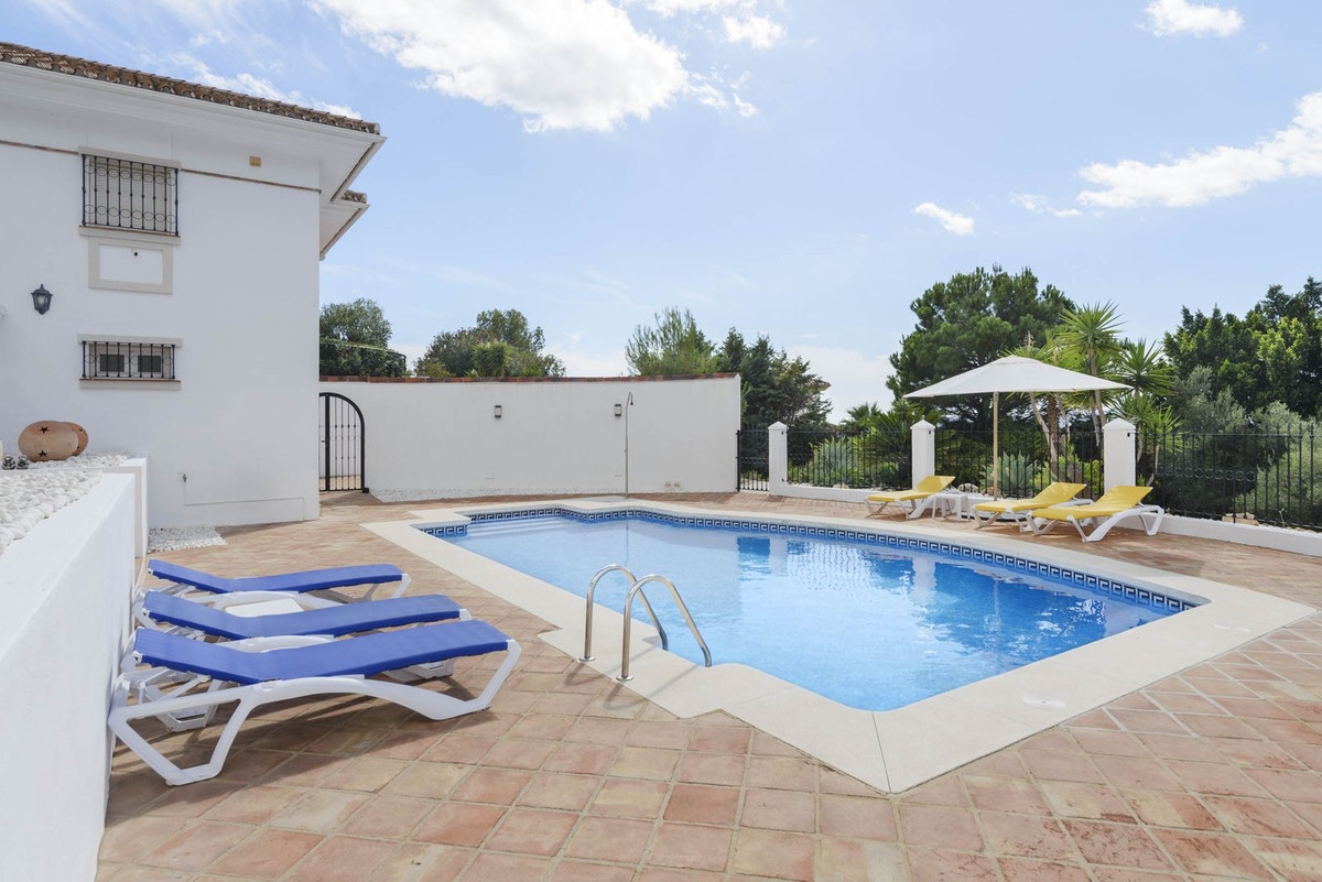 Villa for sale in Mijas