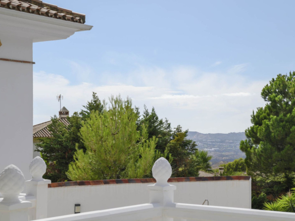 Villa for sale in Mijas