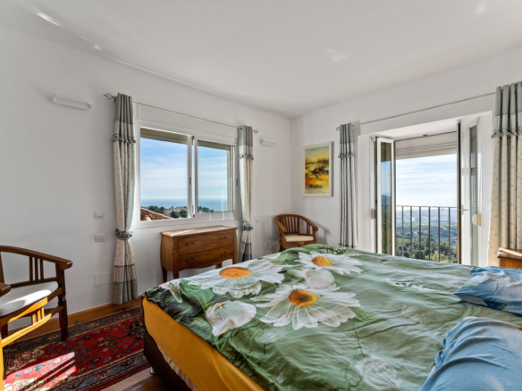 Villa for sale in Mijas
