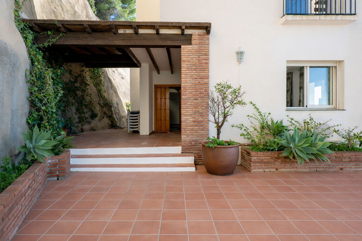 Villa for sale in Mijas