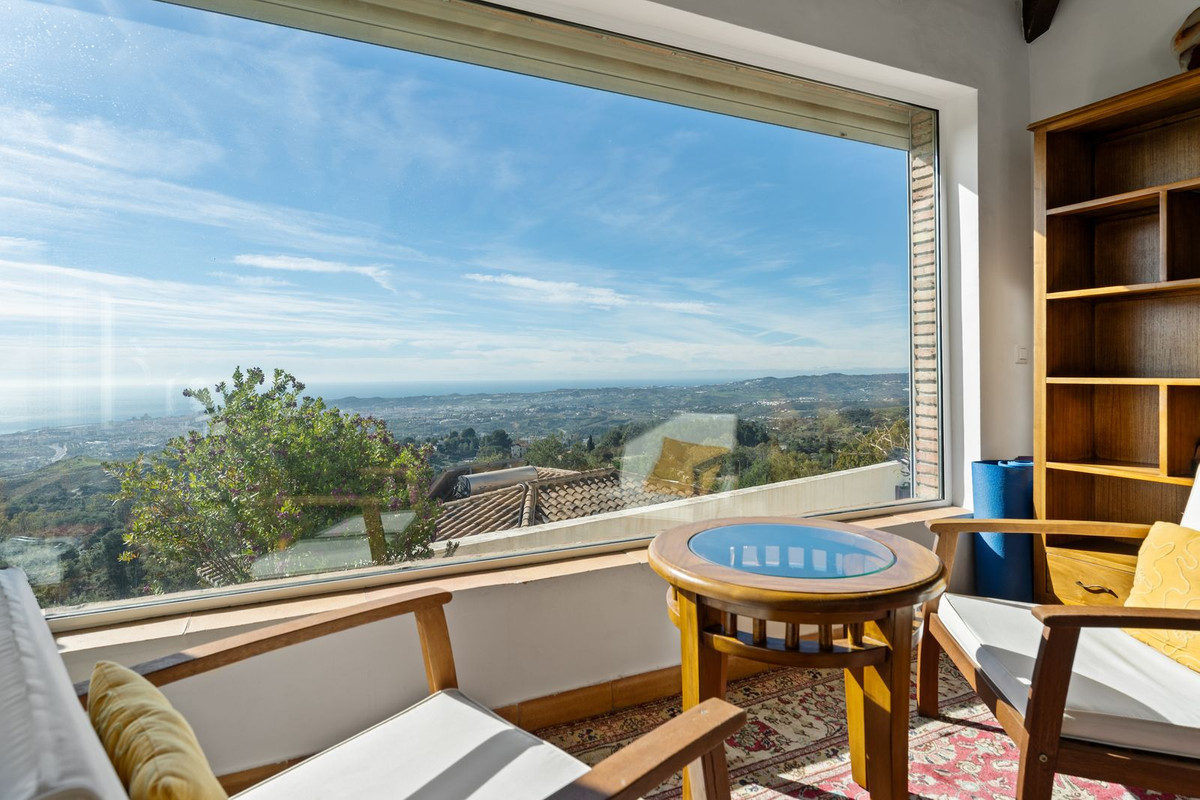 Villa for sale in Mijas