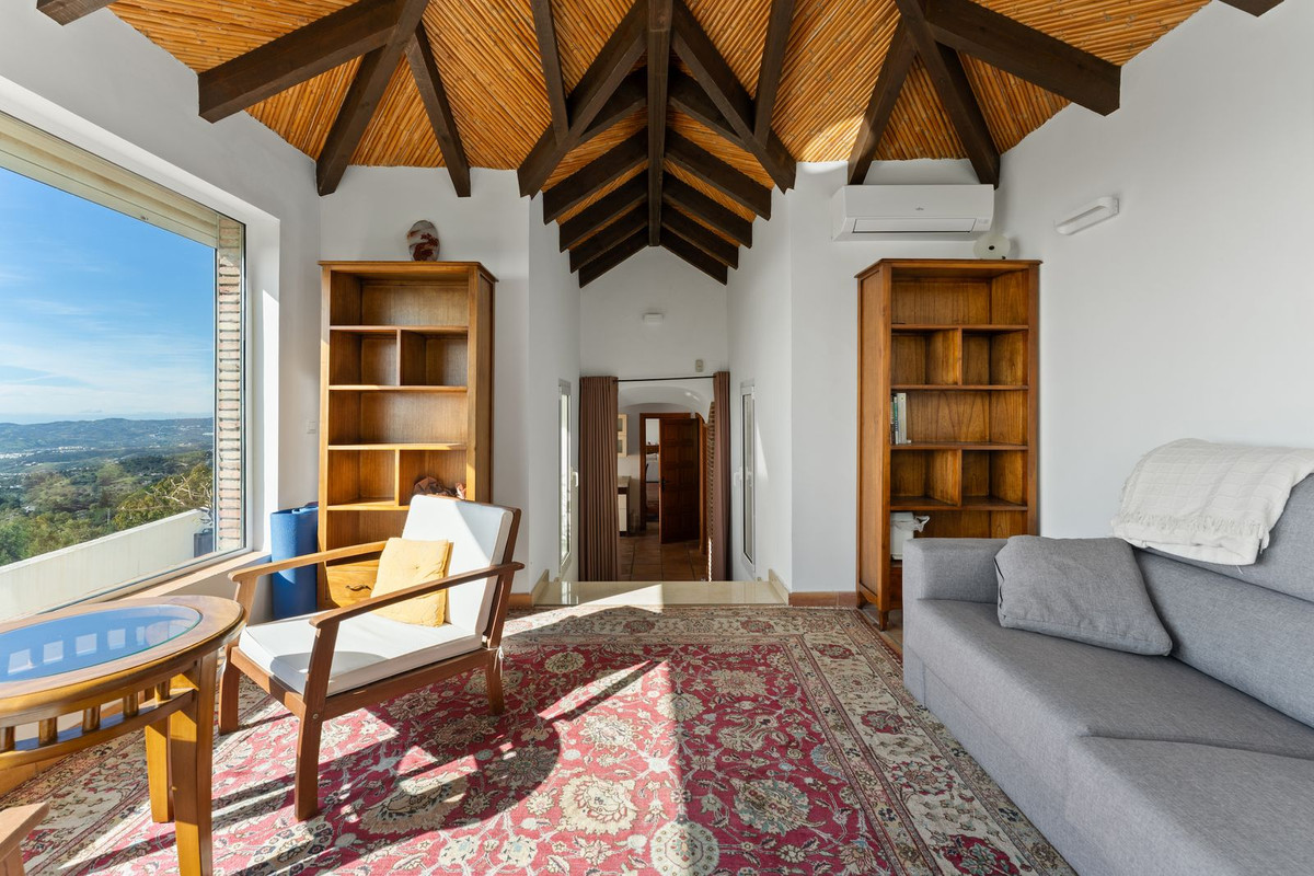 Villa for sale in Mijas
