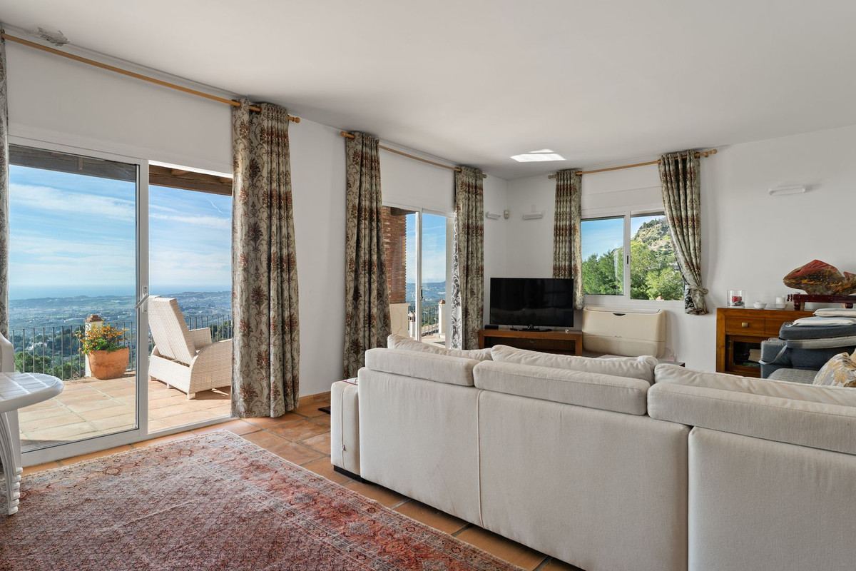 Villa for sale in Mijas