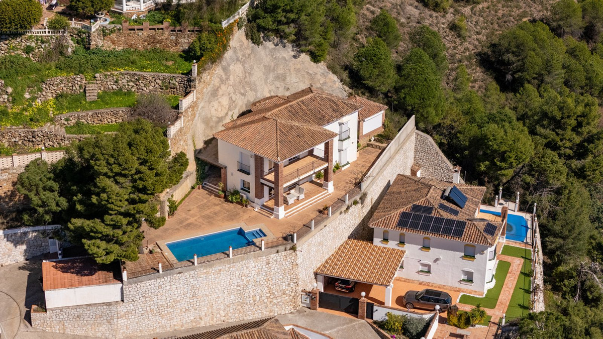 Villa for sale in Mijas