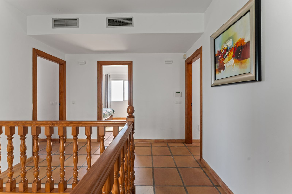 Villa for sale in Mijas